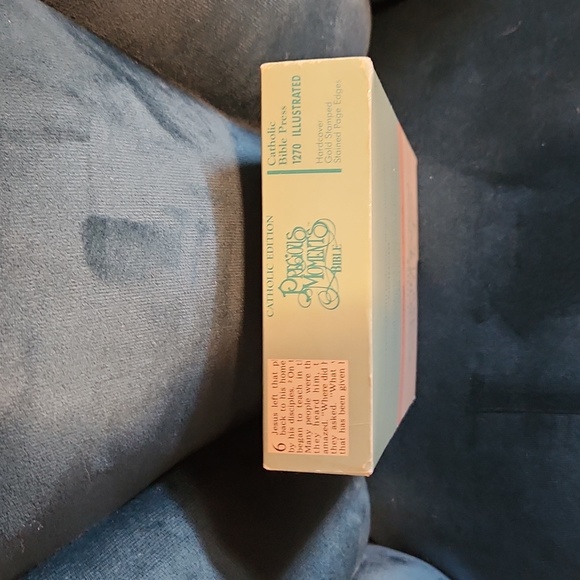 Precious Moments Bible 1978 - Picture 3 of 16